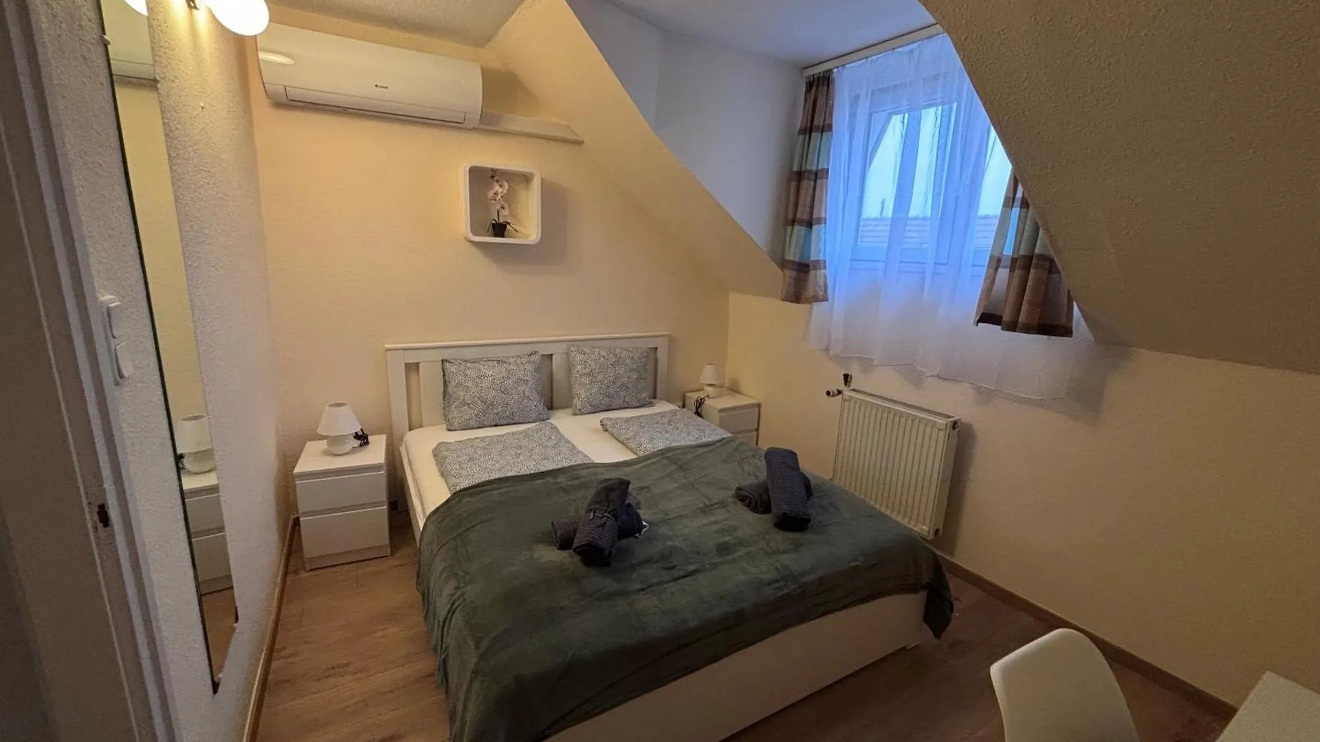 Airportmax Panzio Bed & Breakfast Vecses Hungary