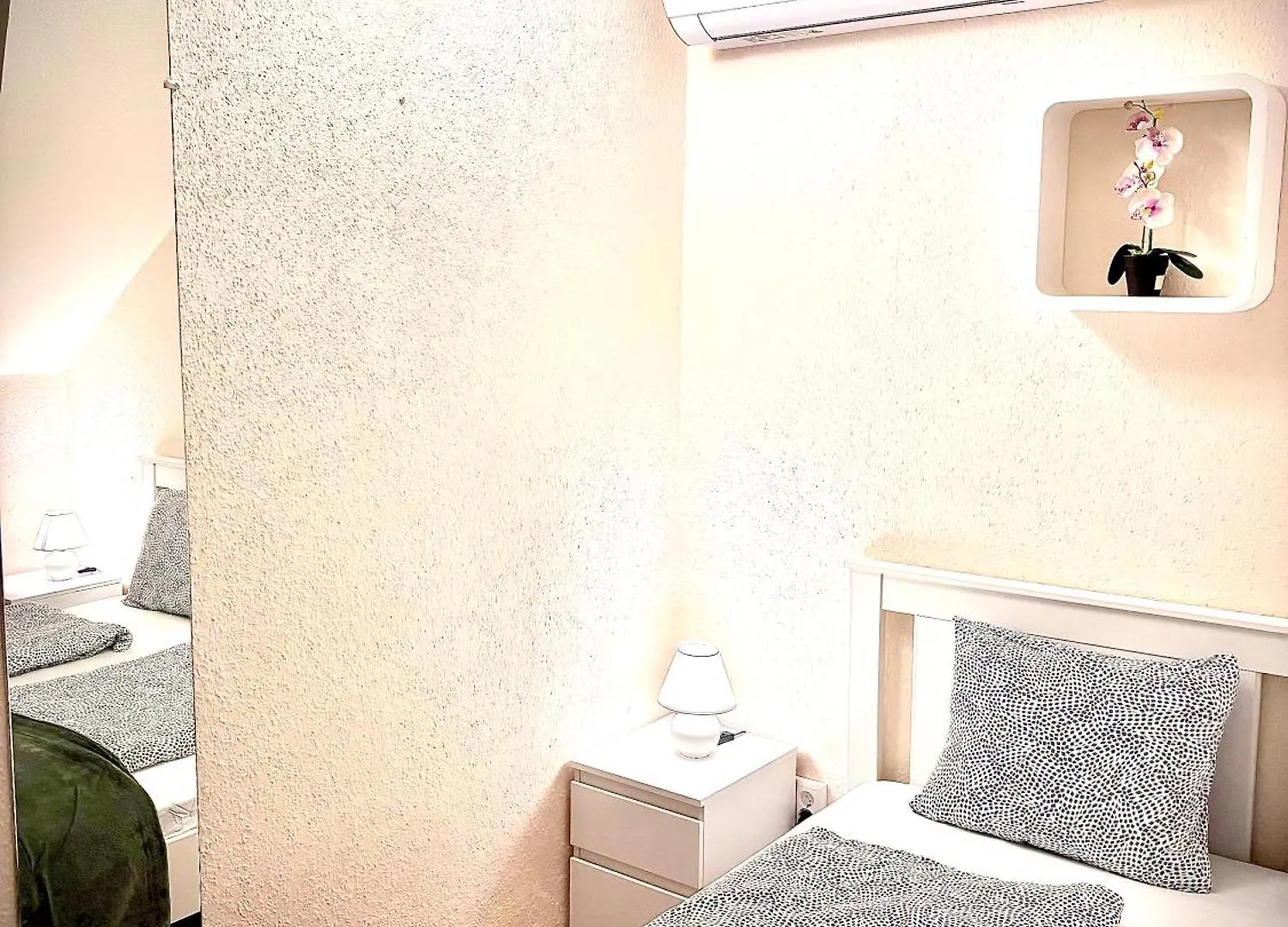Airportmax Panzio Bed & Breakfast Vecses