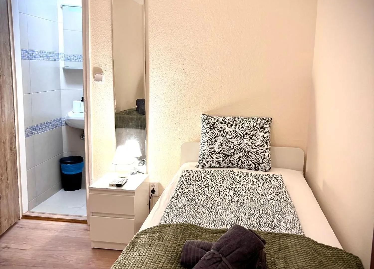 Airportmax Panzio Bed & Breakfast Vecses