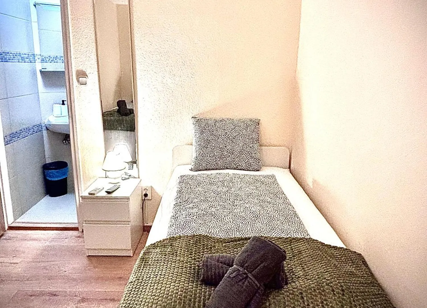 Airportmax Panzio Bed & Breakfast Vecses