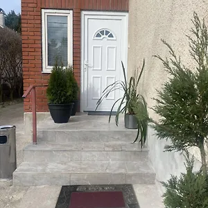 Bed & Breakfast Airport17, Vecses